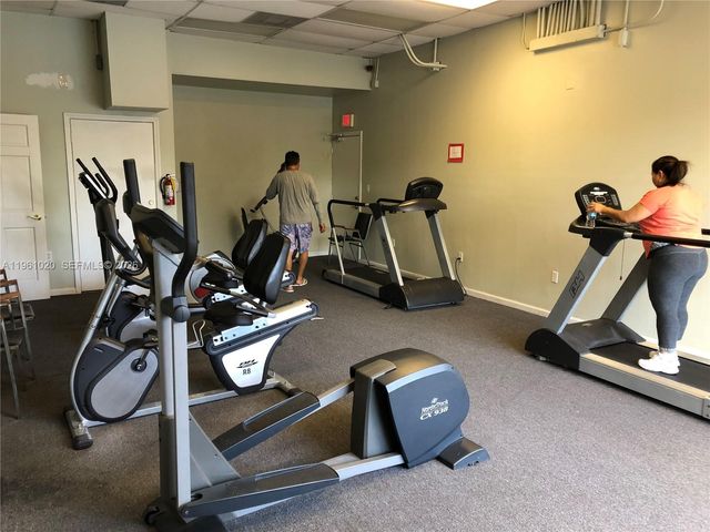 1300 NE Miami Gardens Dr 804E, Miami, FL 33179