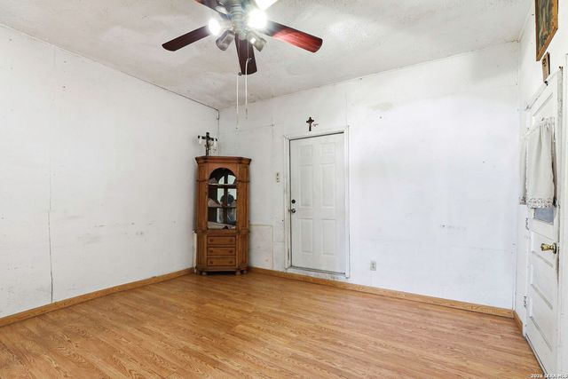 521 N San Joaquin, San Antonio, TX 78228