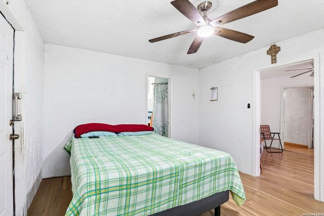 521 N San Joaquin, San Antonio, TX 78228