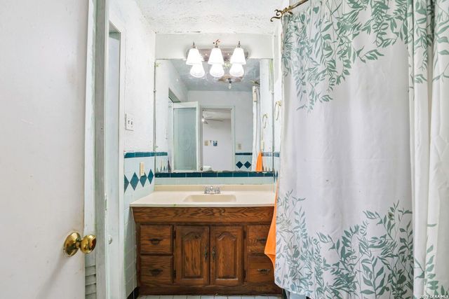 521 N San Joaquin, San Antonio, TX 78228