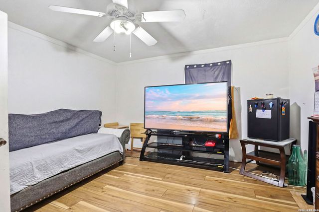 521 N San Joaquin, San Antonio, TX 78228