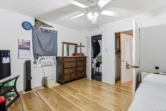 521 N San Joaquin, San Antonio, TX 78228