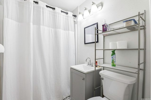 521 N San Joaquin, San Antonio, TX 78228