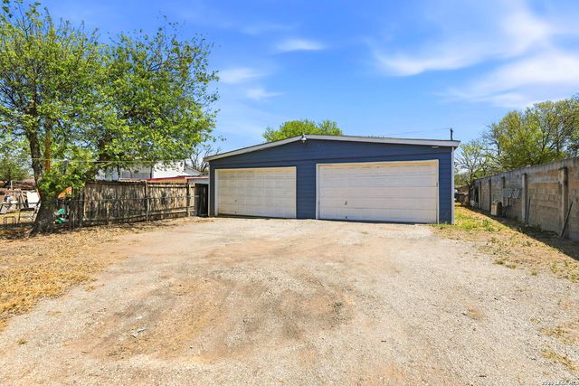 521 N San Joaquin, San Antonio, TX 78228