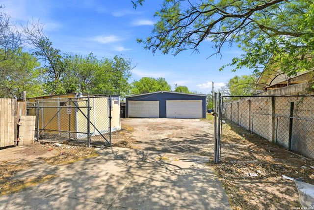 521 N San Joaquin, San Antonio, TX 78228