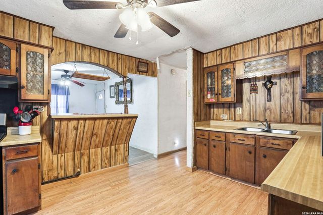 521 N San Joaquin, San Antonio, TX 78228