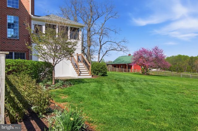 18905 CELEBRITY LN, Sandy Spring, MD 20860