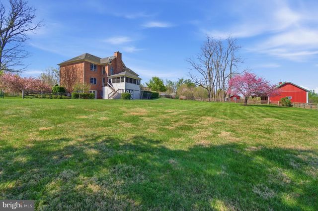 18905 CELEBRITY LN, Sandy Spring, MD 20860