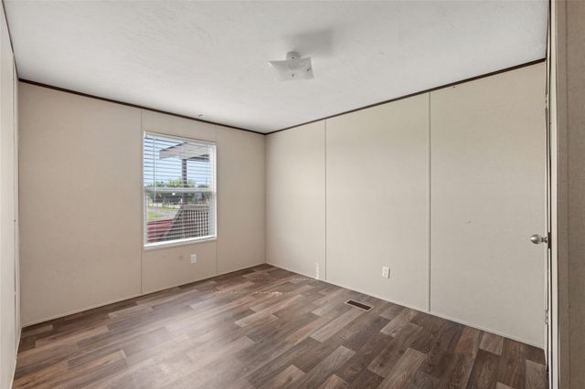360 Shady Oaks DR B, Kyle, TX 78640