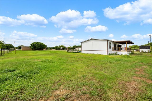 360 Shady Oaks DR B, Kyle, TX 78640