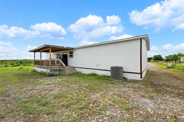 360 Shady Oaks DR B, Kyle, TX 78640