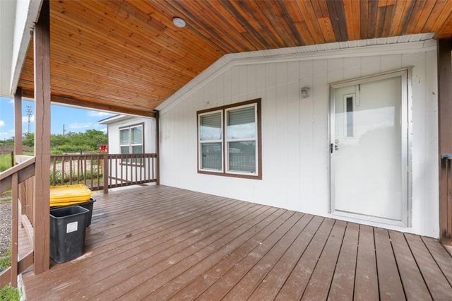 360 Shady Oaks DR B, Kyle, TX 78640
