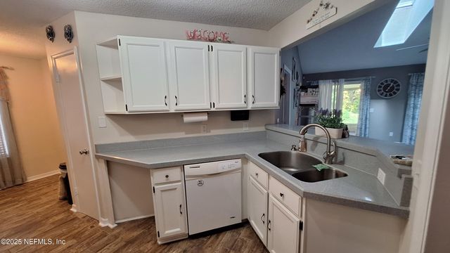 2026 ST MARTINS Drive W, Jacksonville, FL 32246