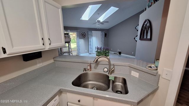 2026 ST MARTINS Drive W, Jacksonville, FL 32246