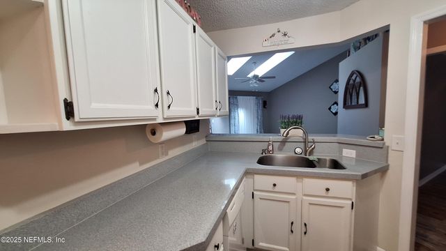 2026 ST MARTINS Drive W, Jacksonville, FL 32246