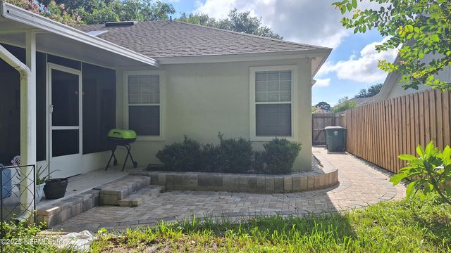 2026 ST MARTINS Drive W, Jacksonville, FL 32246