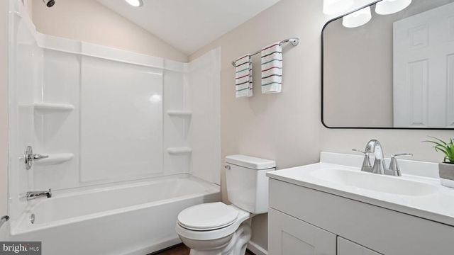 302 DEPOT ST, Gordonsville, VA 22942