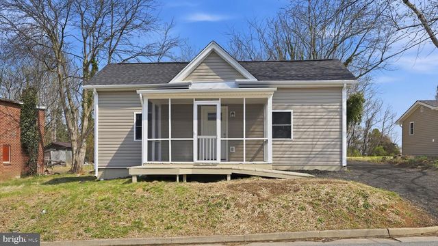 302 DEPOT ST, Gordonsville, VA 22942