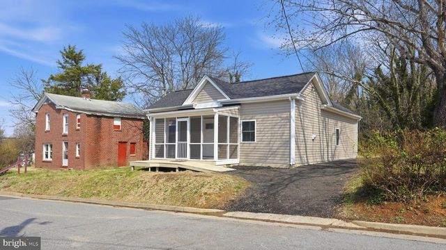 302 DEPOT ST, Gordonsville, VA 22942