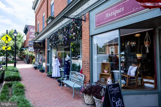 302 DEPOT ST, Gordonsville, VA 22942