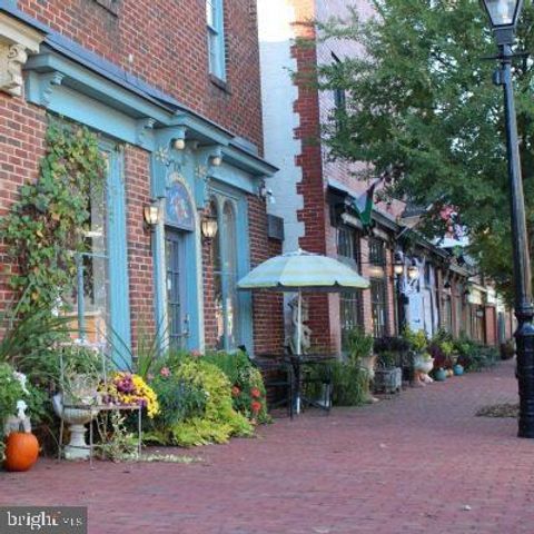 302 DEPOT ST, Gordonsville, VA 22942