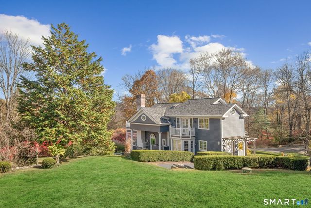 135 Comstock Hill Road, New Canaan, CT 06840