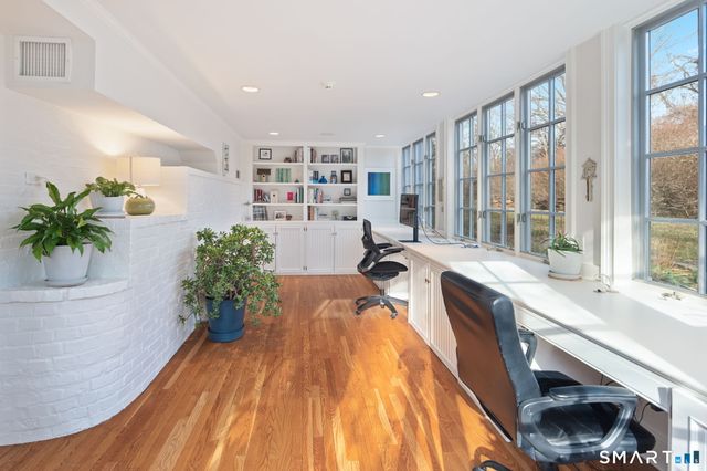 135 Comstock Hill Road, New Canaan, CT 06840