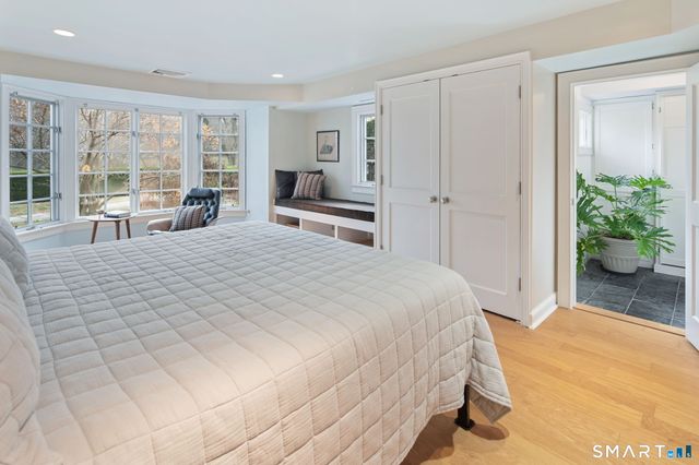 135 Comstock Hill Road, New Canaan, CT 06840