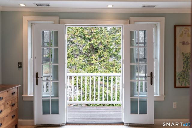 135 Comstock Hill Road, New Canaan, CT 06840