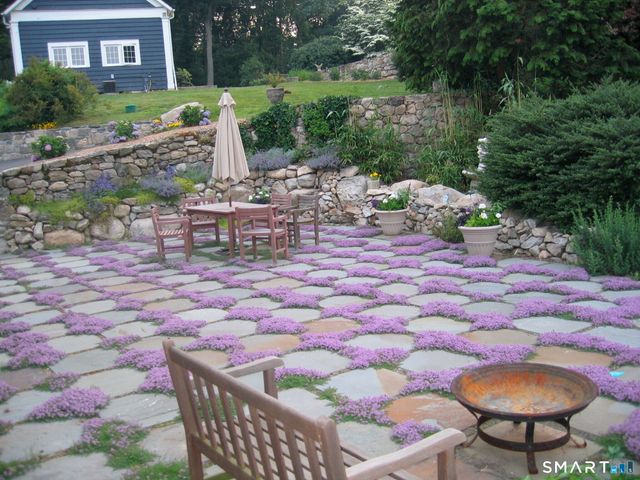 135 Comstock Hill Road, New Canaan, CT 06840