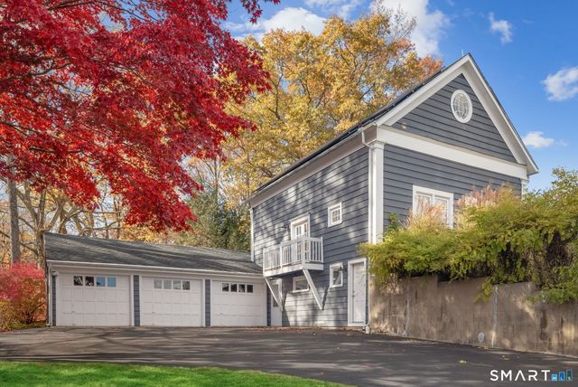 135 Comstock Hill Road, New Canaan, CT 06840