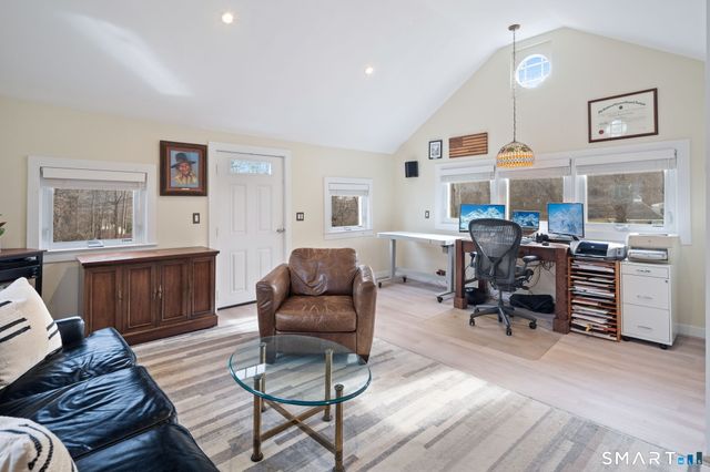 135 Comstock Hill Road, New Canaan, CT 06840