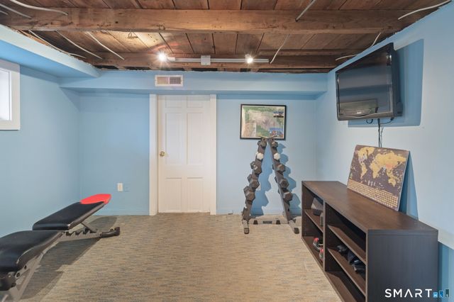 135 Comstock Hill Road, New Canaan, CT 06840