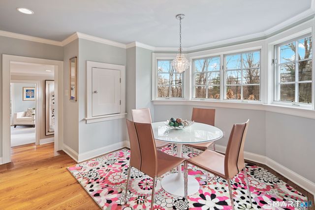 135 Comstock Hill Road, New Canaan, CT 06840