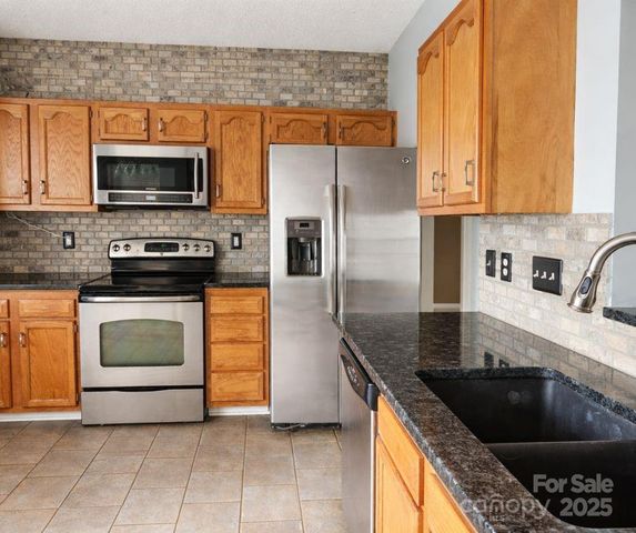 132 Grayrock Drive, Statesville, NC 28677