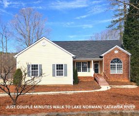 132 Grayrock Drive, Statesville, NC 28677