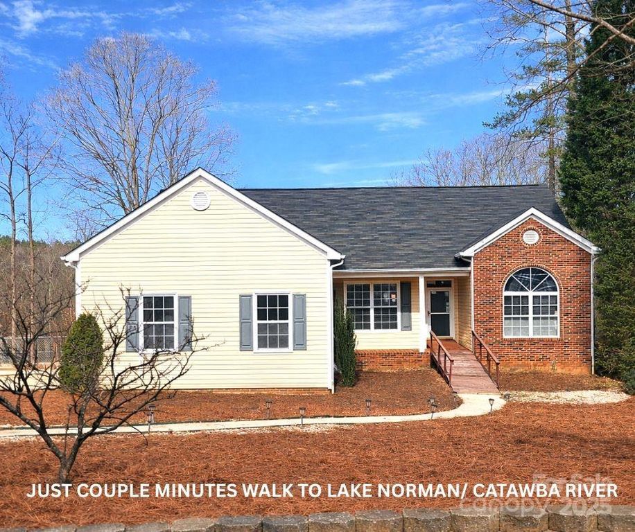 132 Grayrock Drive, Statesville, NC 28677