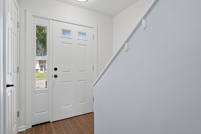 1903 Kings Drive, Bettendorf, IA 52722