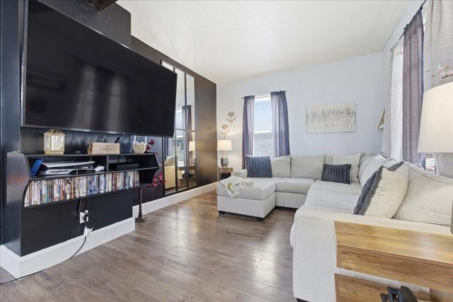 335 LINCOLN Avenue, Council Bluffs, IA 51503