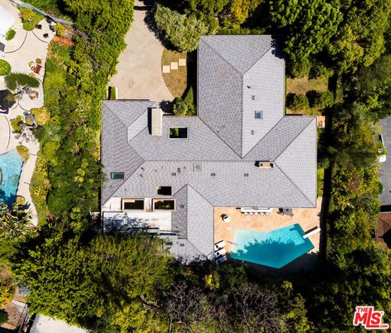 1011 N Hillcrest Road, Beverly Hills, CA 90210