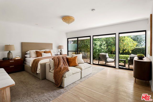 1011 N Hillcrest Road, Beverly Hills, CA 90210