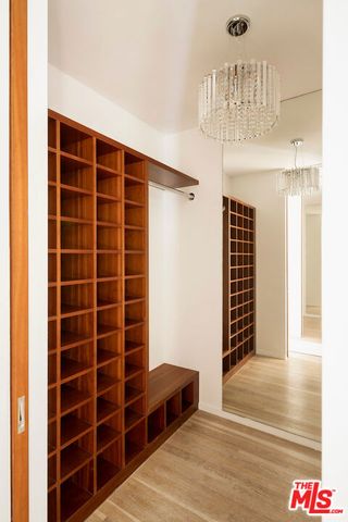 1011 N Hillcrest Road, Beverly Hills, CA 90210