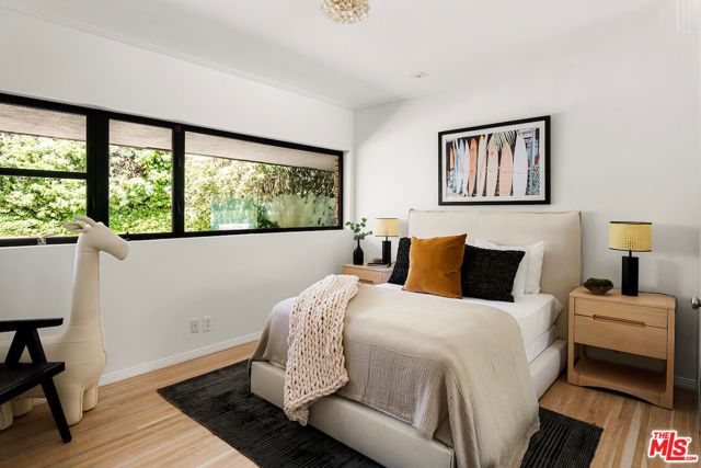 1011 N Hillcrest Road, Beverly Hills, CA 90210