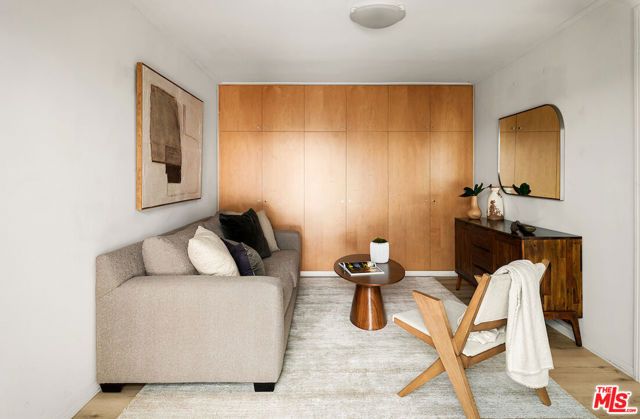 1011 N Hillcrest Road, Beverly Hills, CA 90210