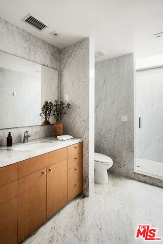 1011 N Hillcrest Road, Beverly Hills, CA 90210