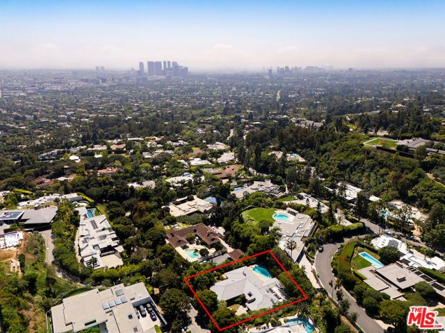 1011 N Hillcrest Road, Beverly Hills, CA 90210