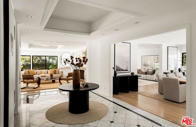 1011 N Hillcrest Road, Beverly Hills, CA 90210