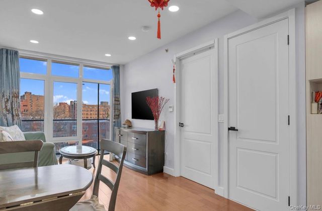 146-17 Northern Boulevard 3A, Flushing, NY 11354