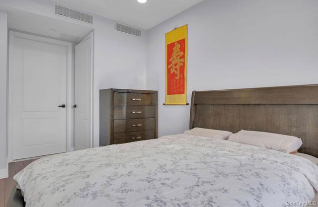 146-17 Northern Boulevard 3A, Flushing, NY 11354