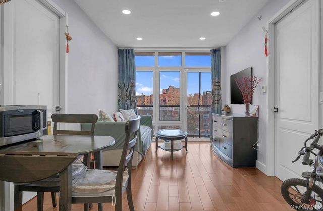 146-17 Northern Boulevard 3A, Flushing, NY 11354